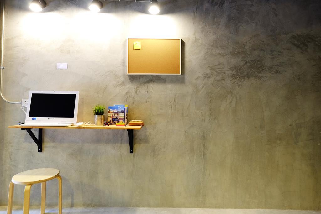 The Backpack Hostel Bangkok Bagian luar foto