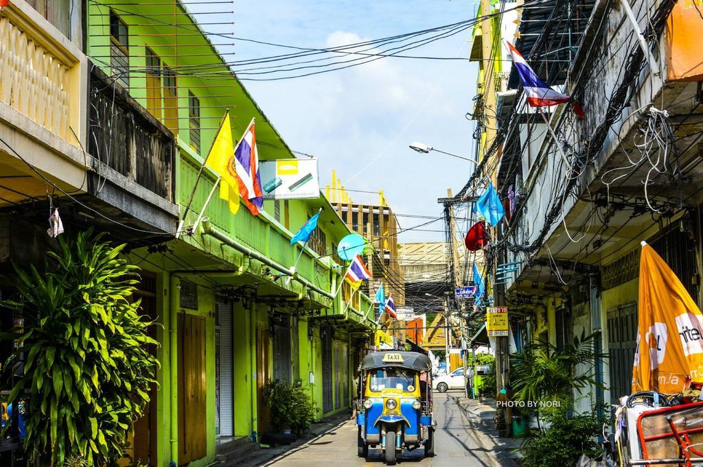 The Backpack Hostel Bangkok Bagian luar foto