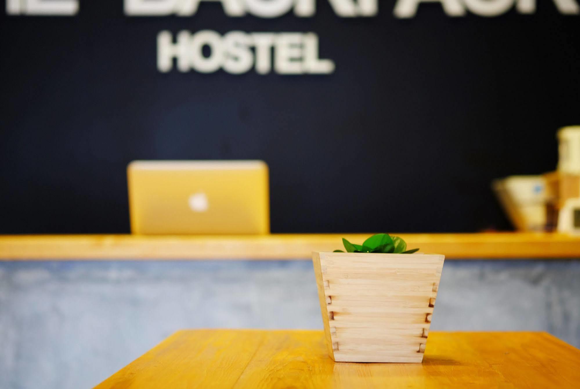 The Backpack Hostel Bangkok Bagian luar foto