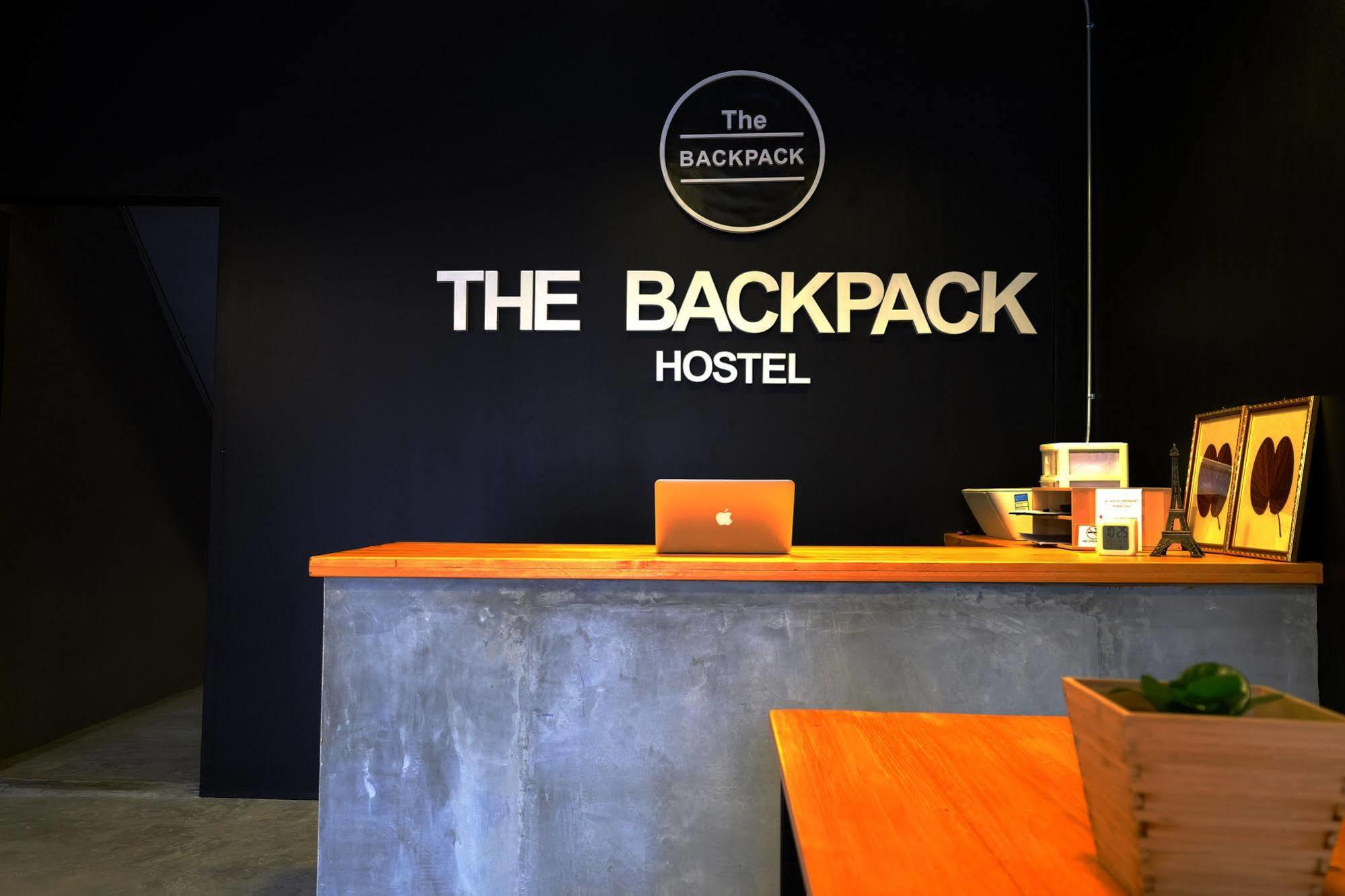 The Backpack Hostel Bangkok Bagian luar foto