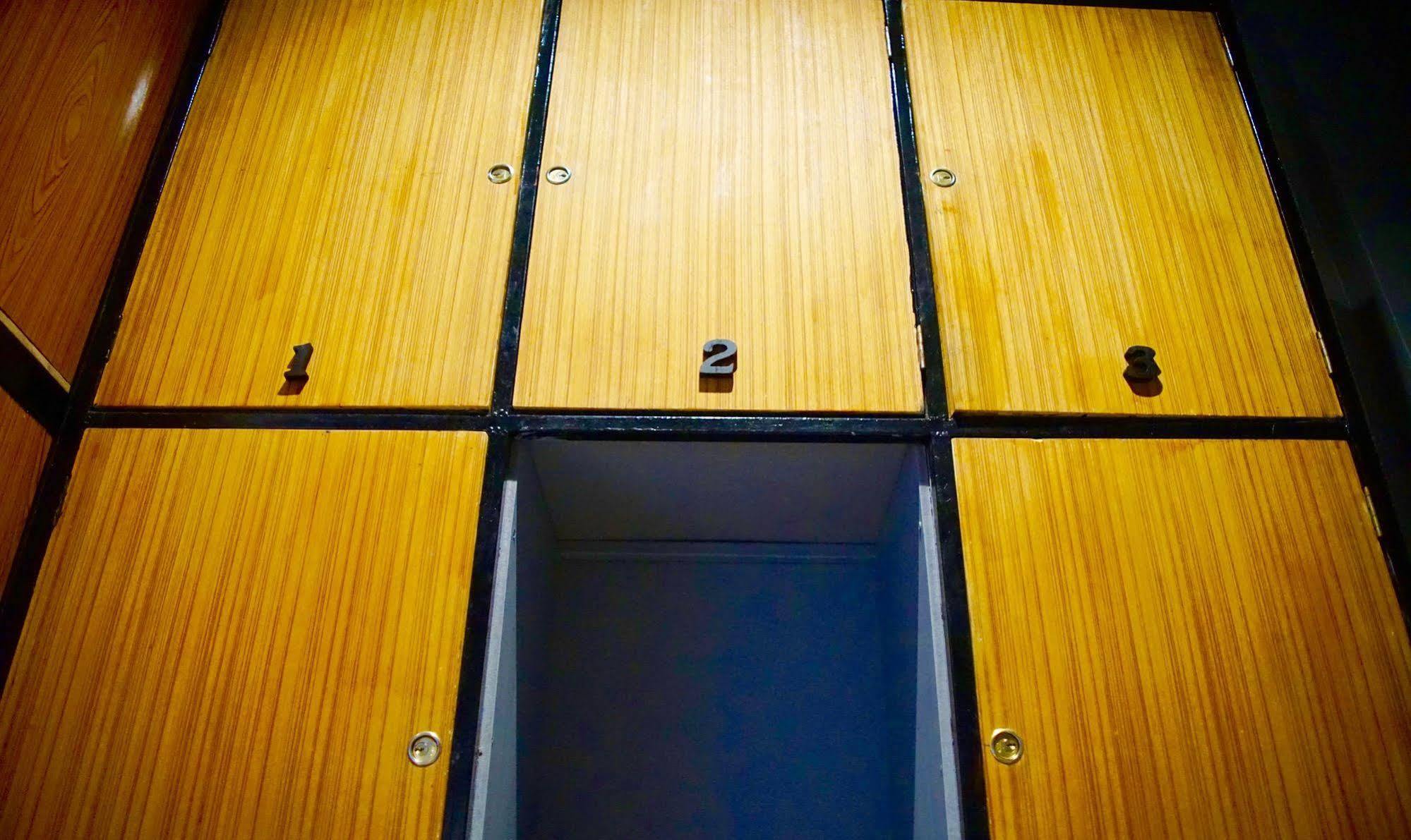 The Backpack Hostel Bangkok Bagian luar foto