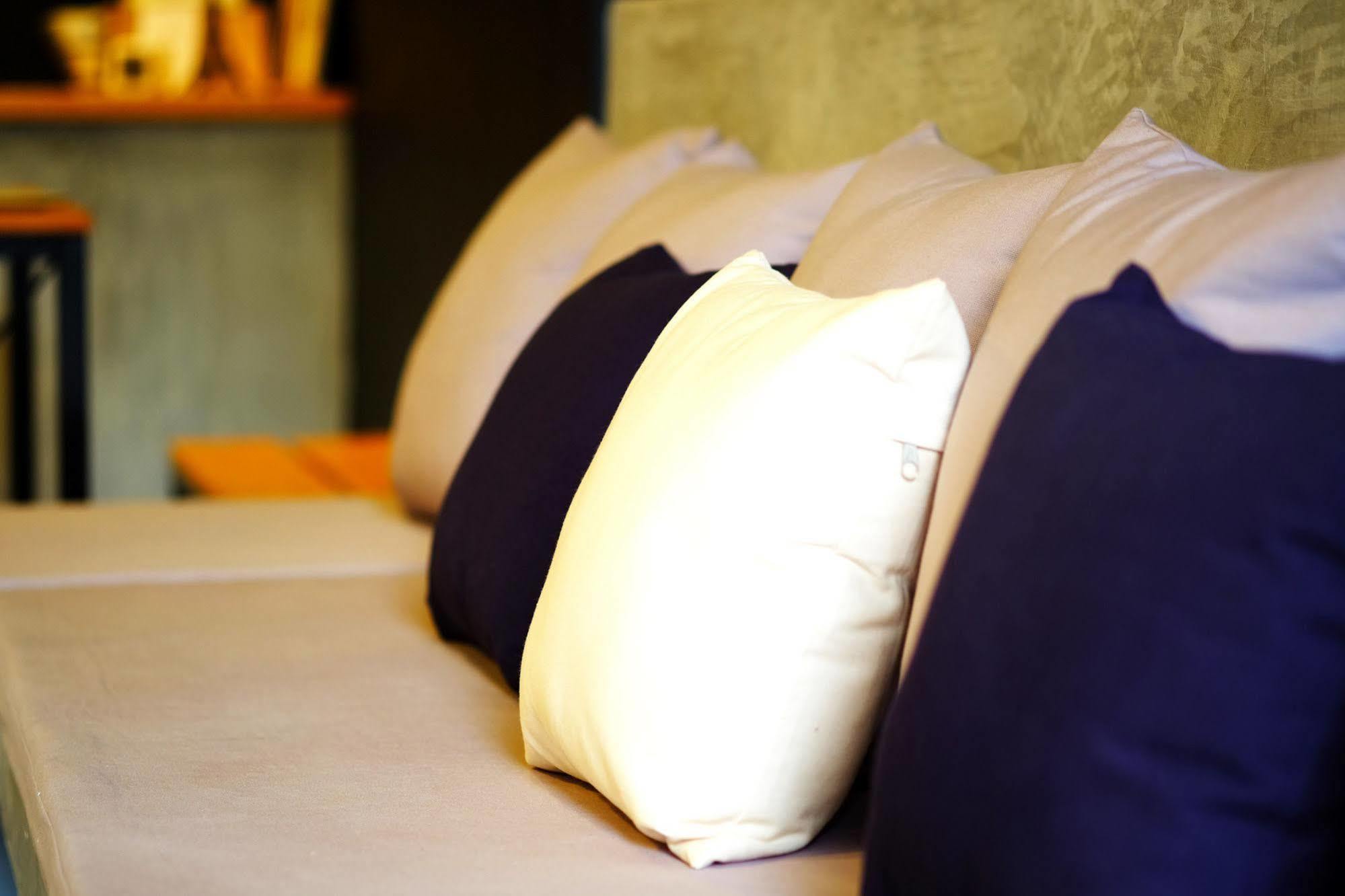 The Backpack Hostel Bangkok Bagian luar foto